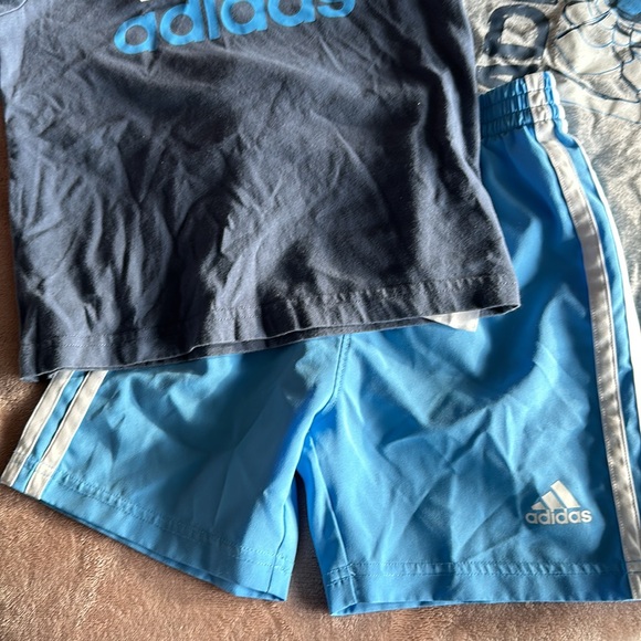 Adidas Boys Set - Picture 2 of 5